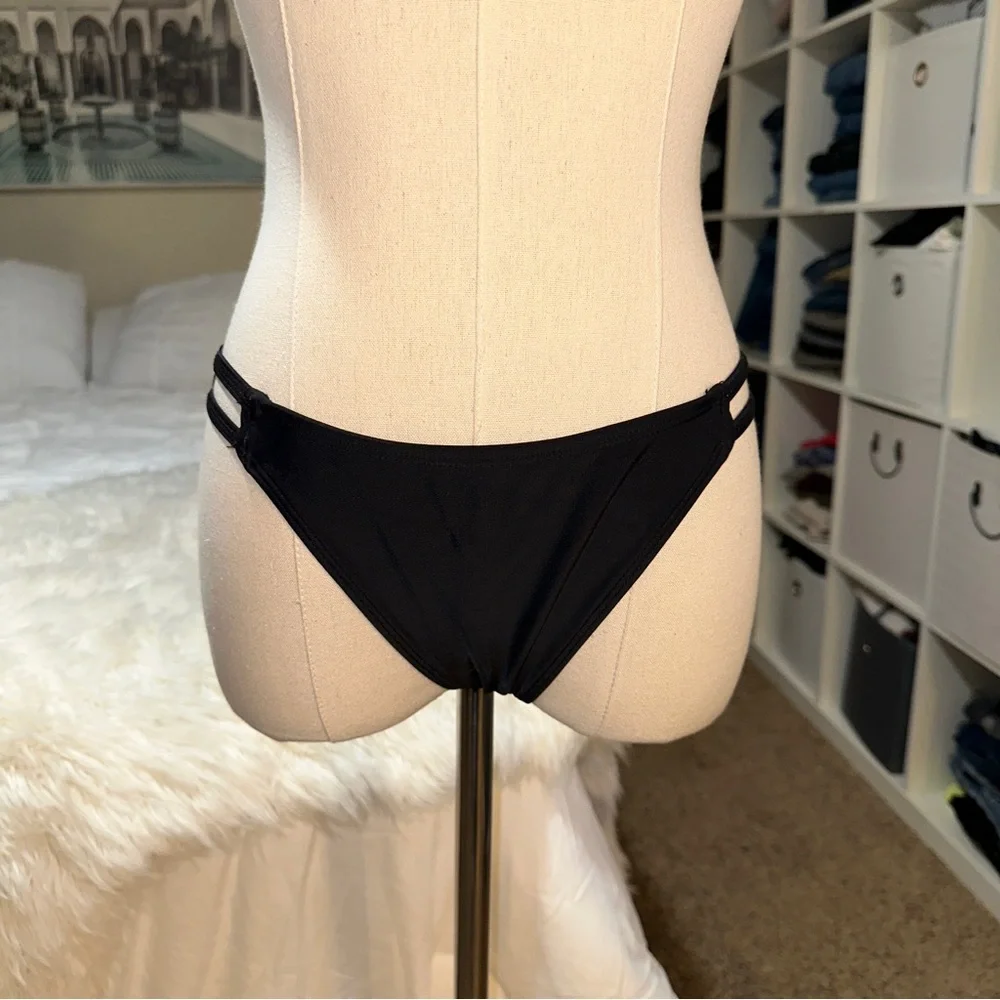 Xhilaration strappy cutout