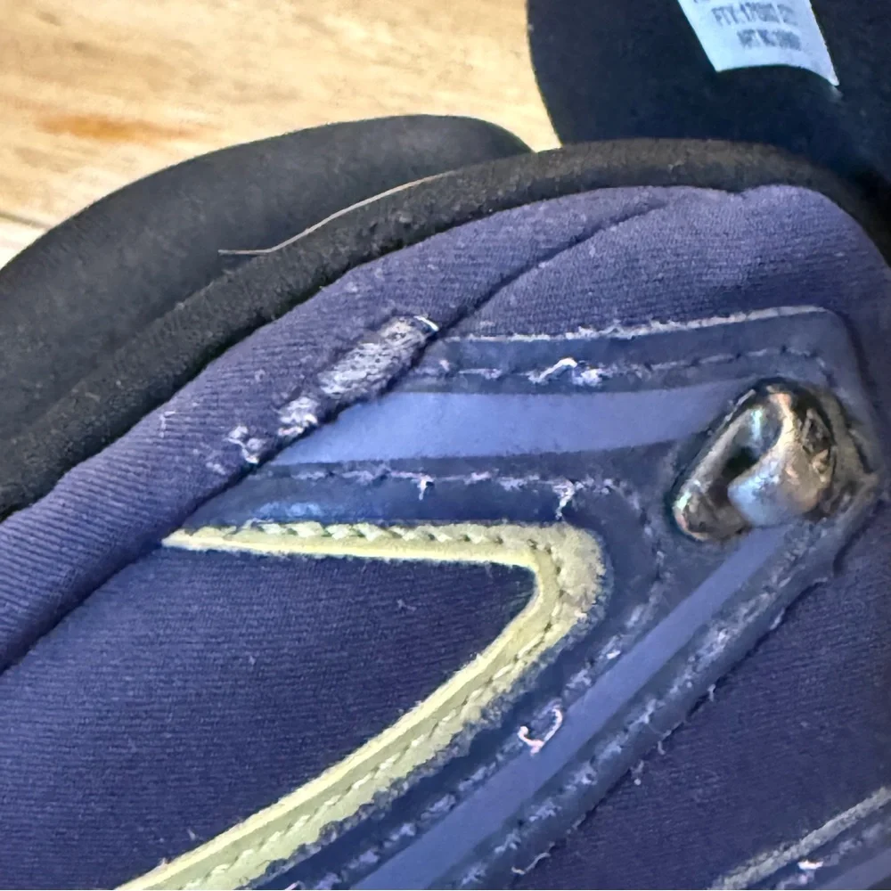 Salomon comfortable signs
