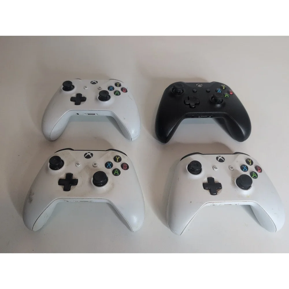 Lot Of 4 Xbox One Wireless Controllers 3 White 1 Black