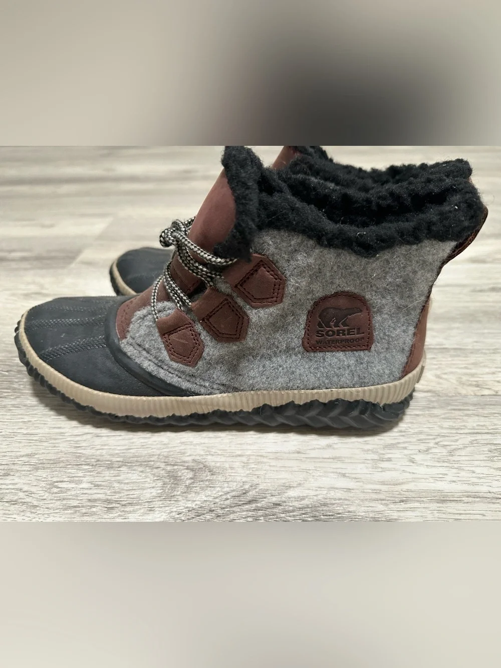 SOREL Waterproof Felt Duck Boots Women’s 9.5 Gray Brown Faux Fur