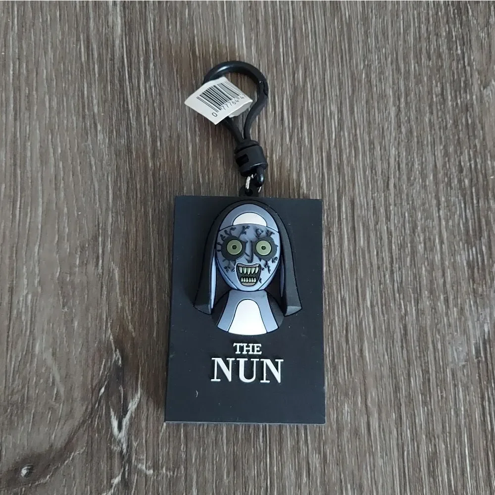 Warner Brothers Horror Series 7 The Nun Poster Figural Clip Chase