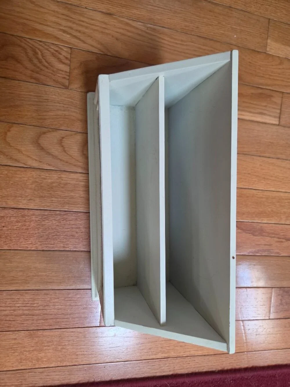 N/A white wooden