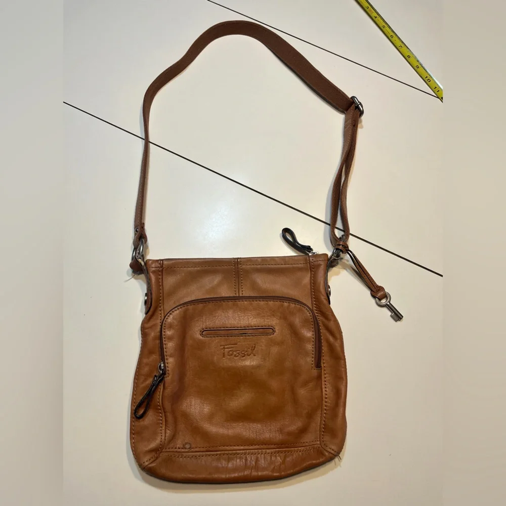 Fossil Hanover Leather Crossbody Bag cognac color satchel hang key