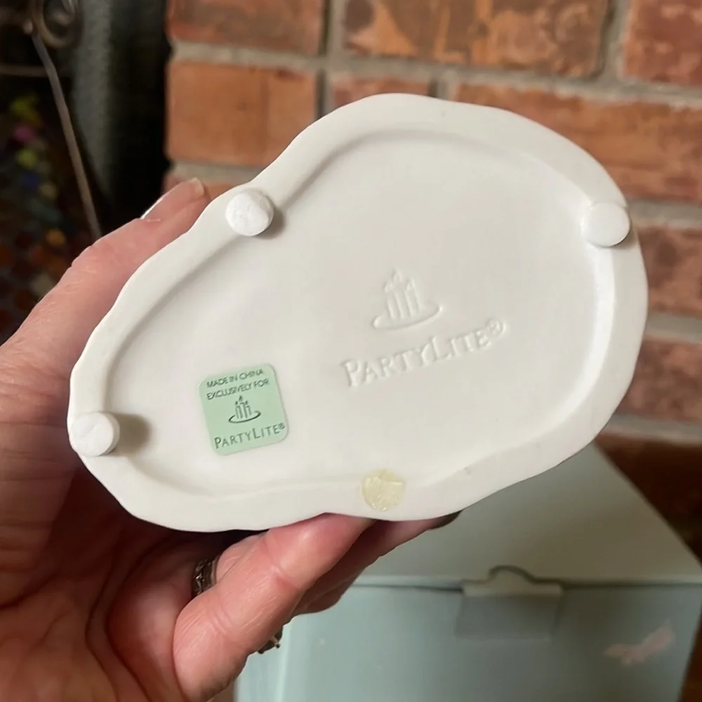 PartyLite adorable detailing