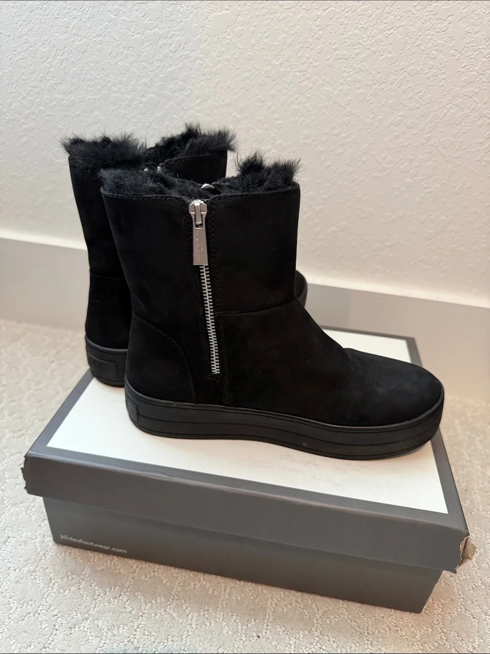 J/SLIDES black suede