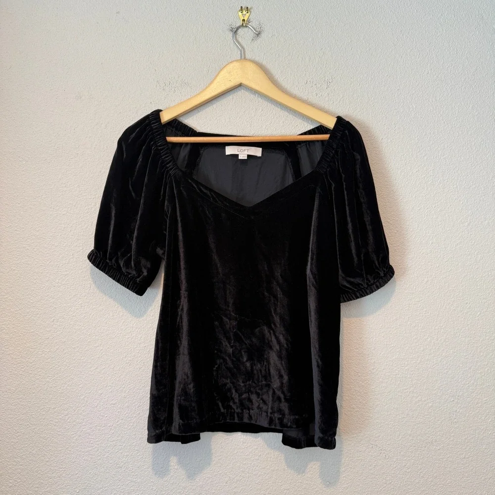 LOFT Black Velvet Puff Sleeve Sweetheart Neck Top Womens Short Sleeve Blouse
