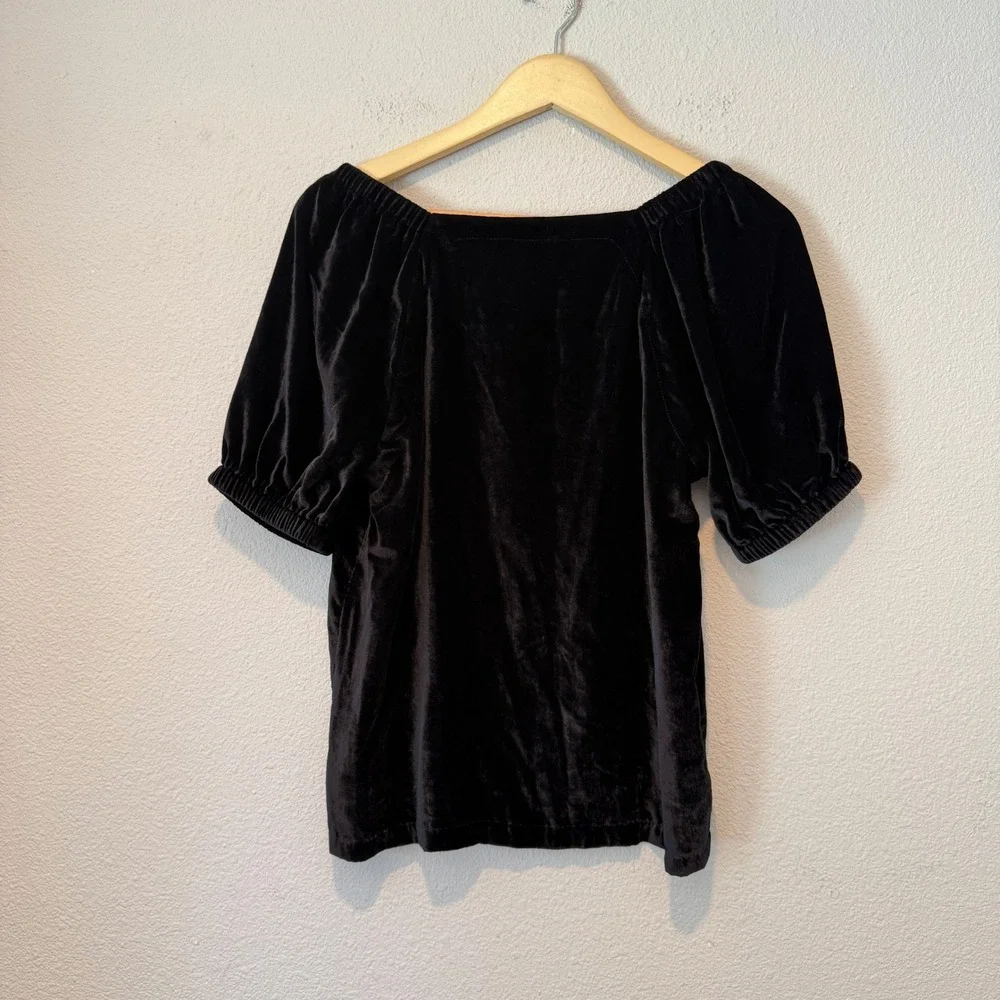 LOFT velvet puff