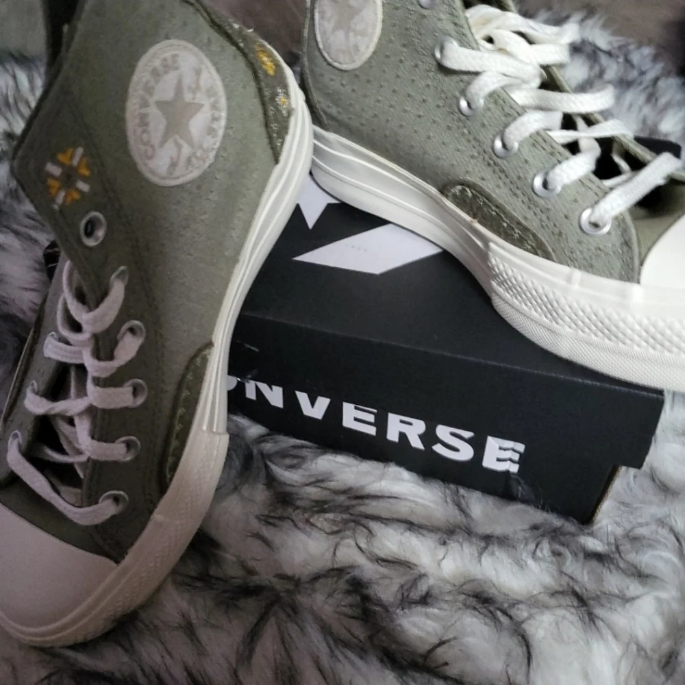 Converse high top