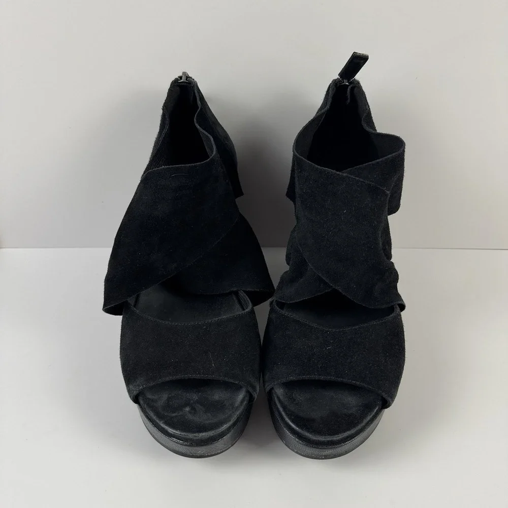 Eileen Fisher eileen fisher