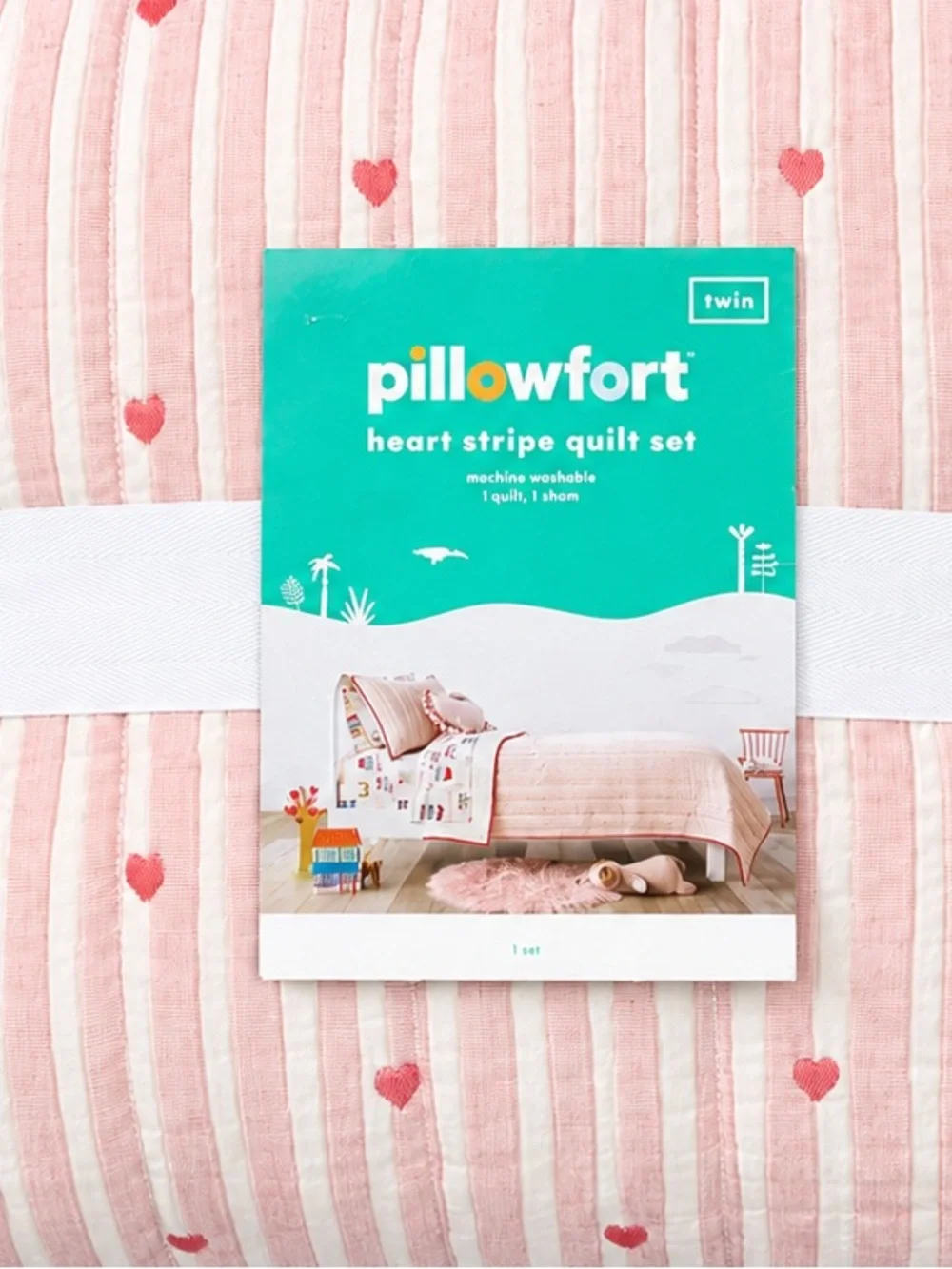 Pillowfort Patisserie Heart Stripe Twin Quilt Set Pink White NEW