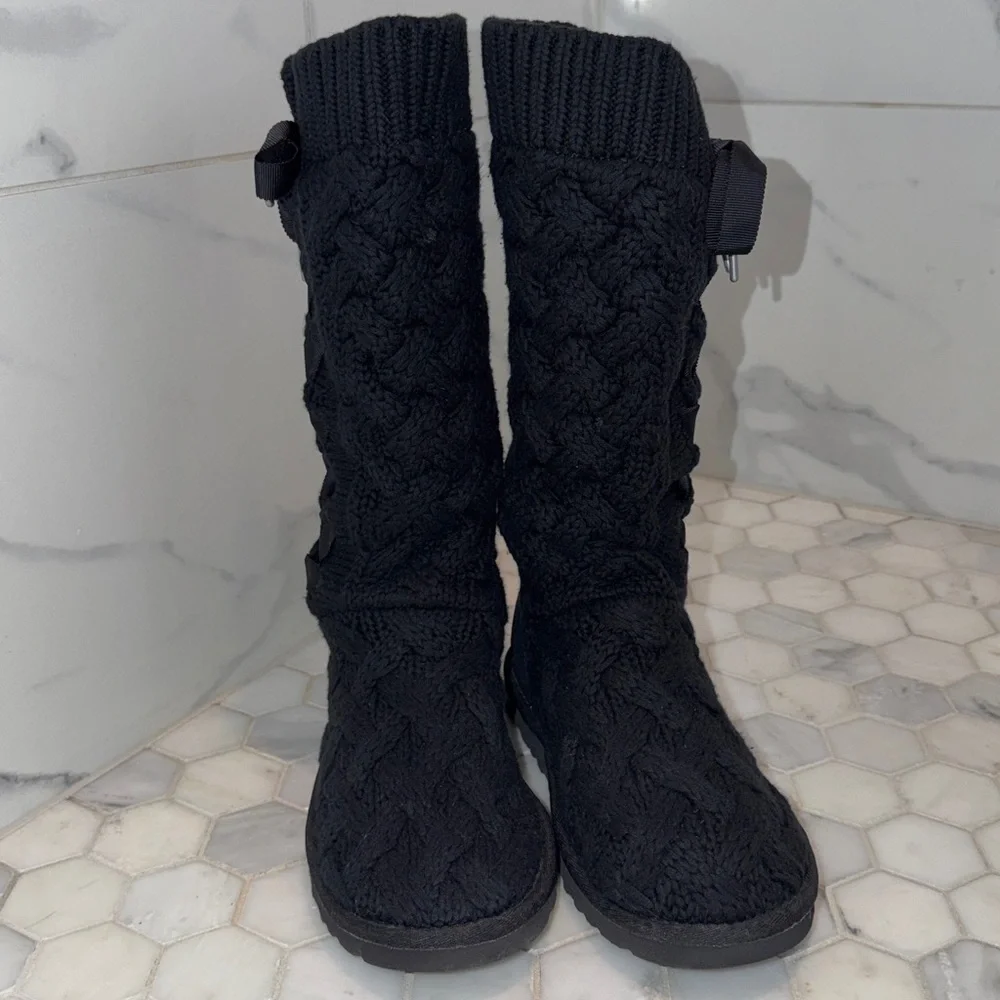 UGG or leave