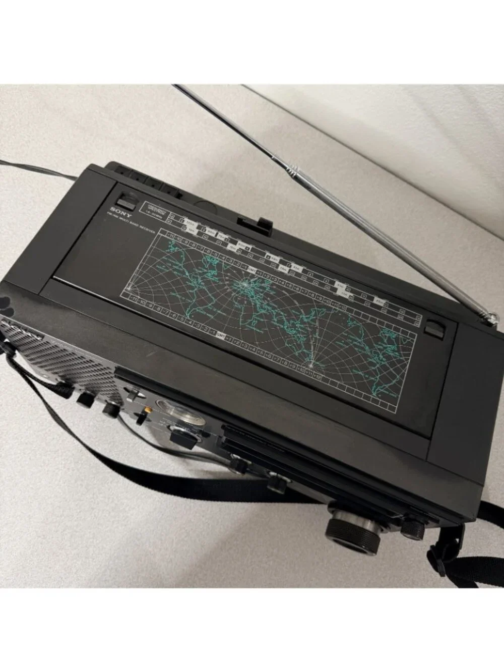SONY Short Wave Dual Conversion Receiver ICF-6700W NICE Works GREAT See VIDEO