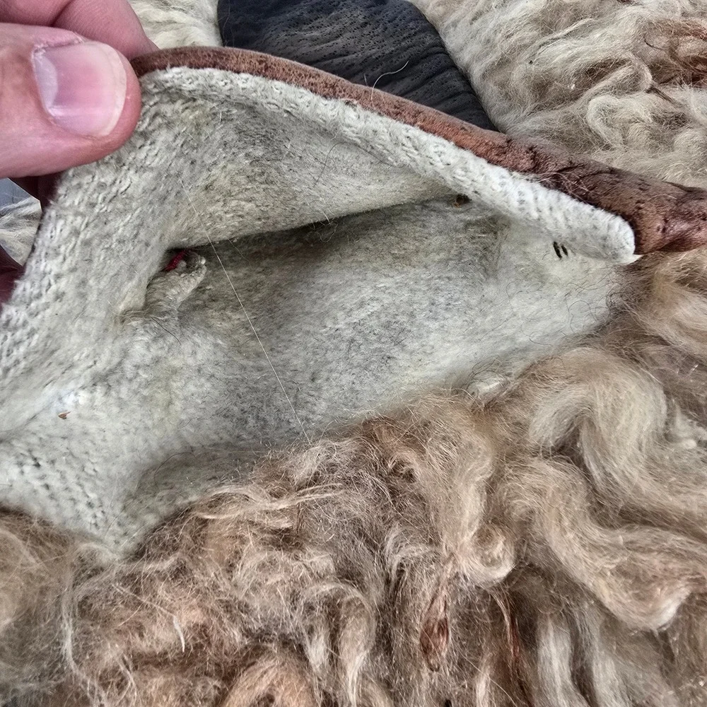 Unbranded winter or statement