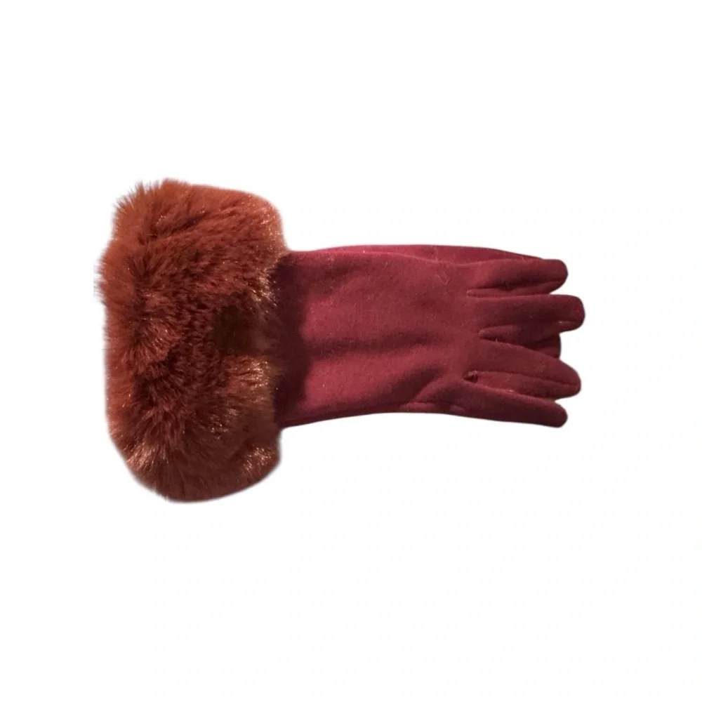 Marcus Adler jersey gloves