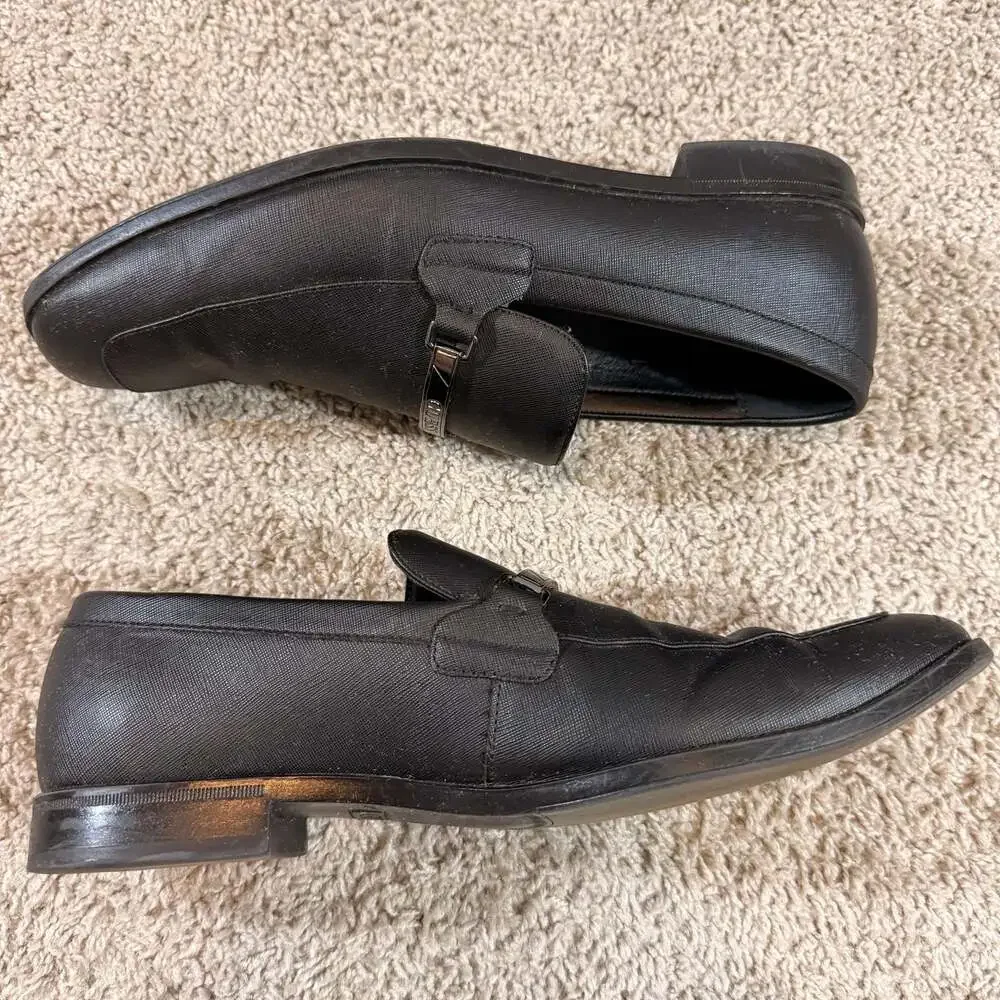 Guess gently used