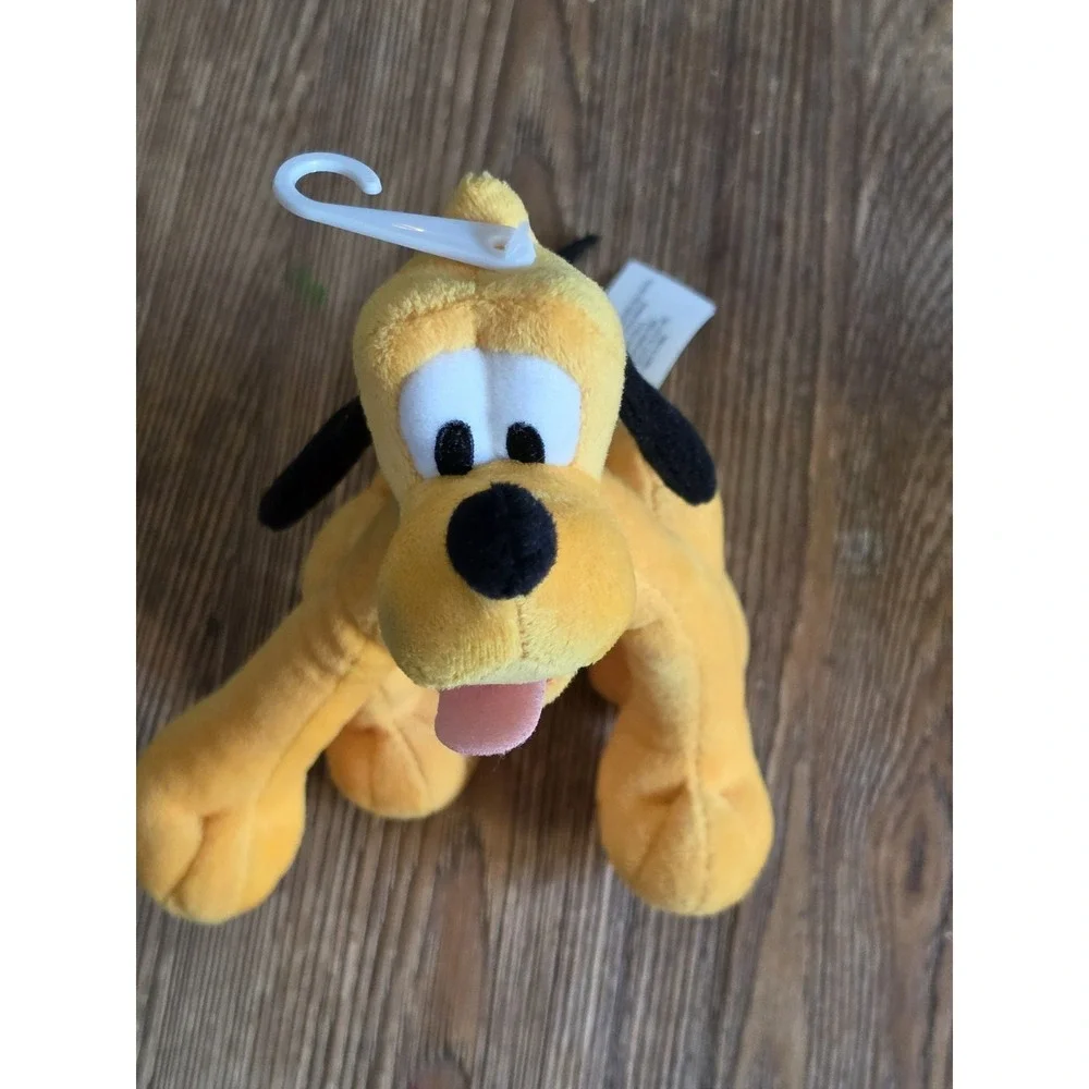 Disney pluto inch
