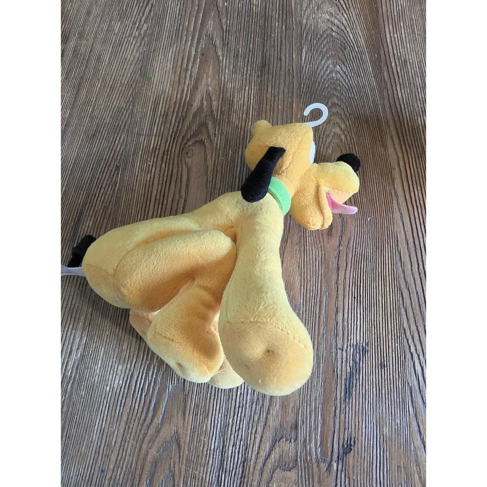 Disney pluto inch