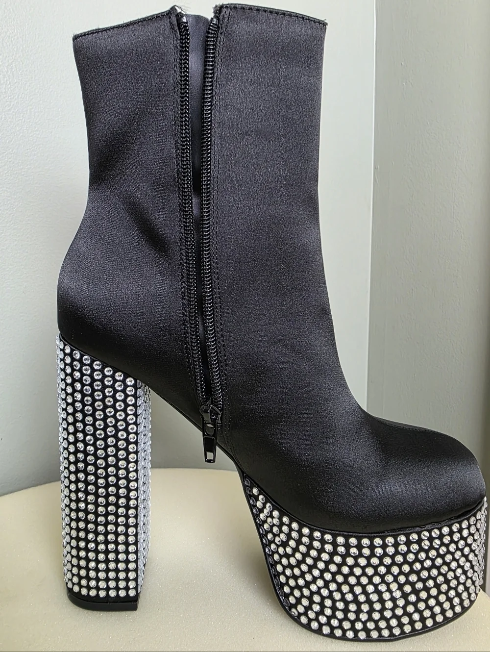 ​💎 Forever 21 Black Satin Rhinestone Platform Booties 💎 - Size 7.5