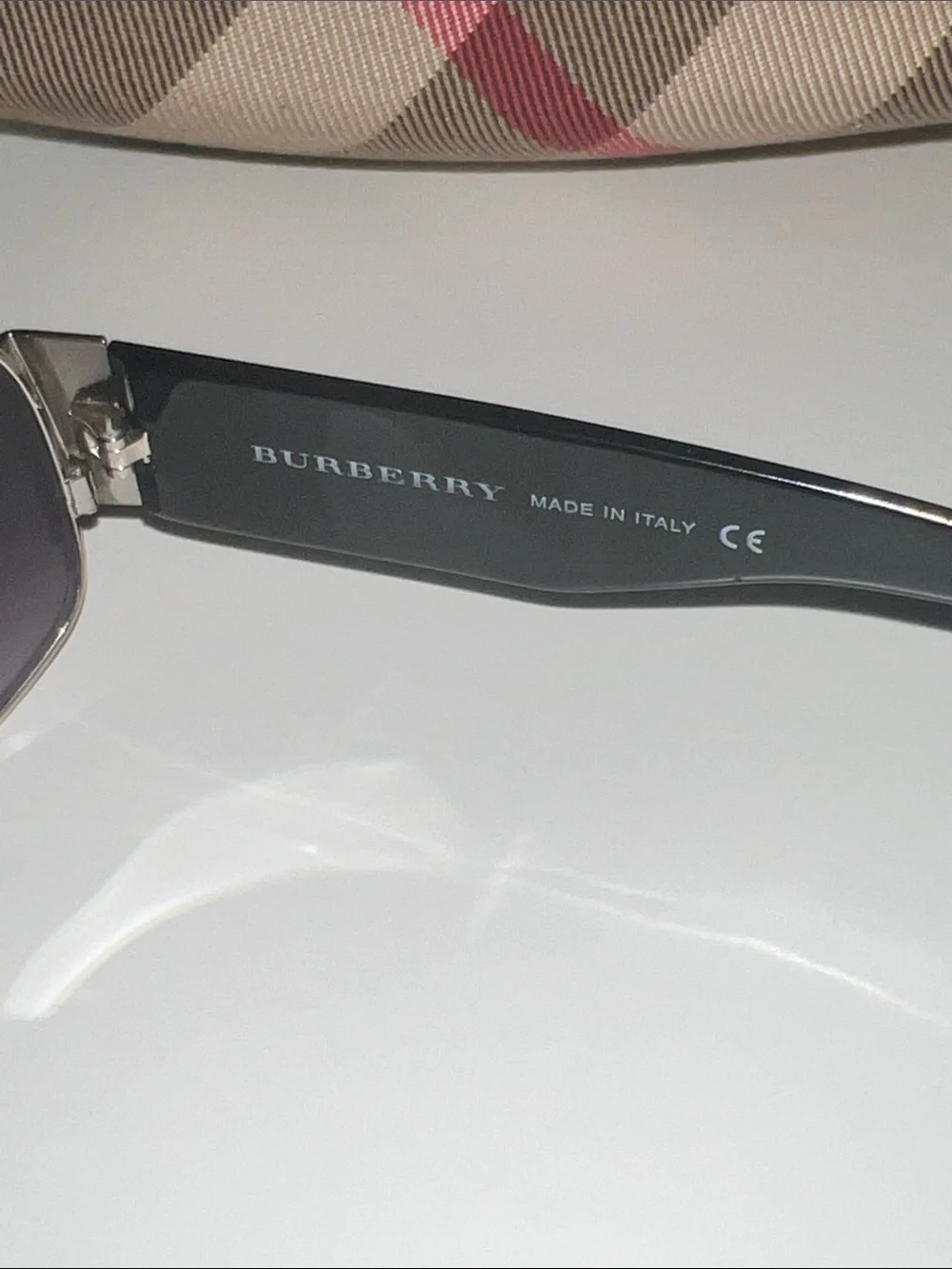 Burberry authentic black