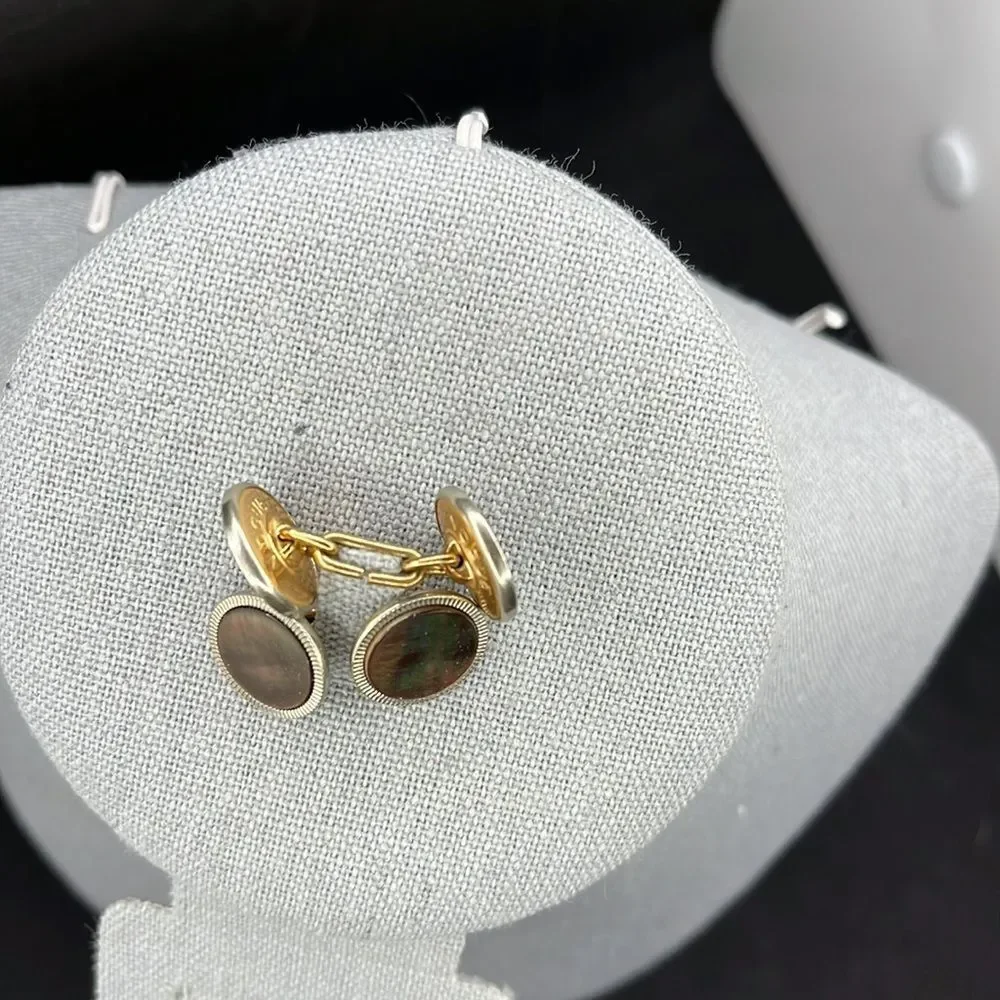 Vogue vintage gold