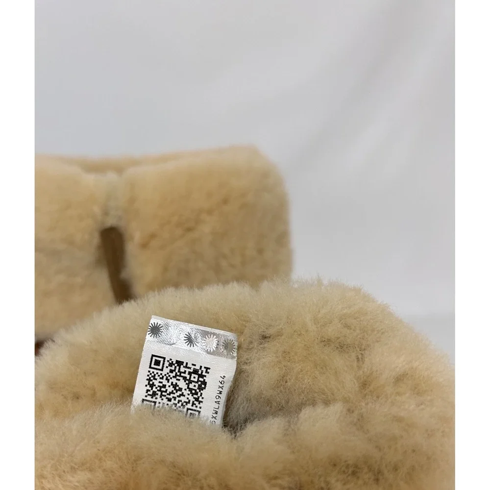 UGG excellent see