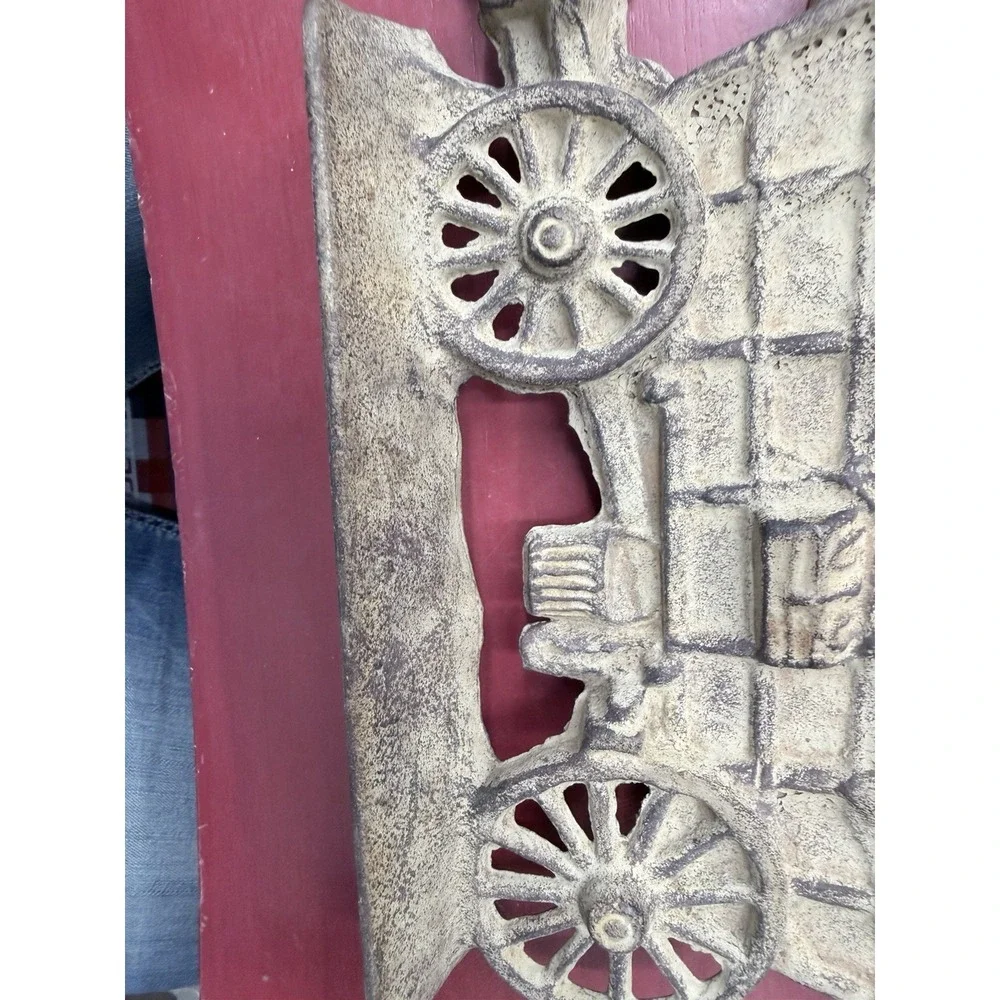 The Unbranded Brand antique vintage