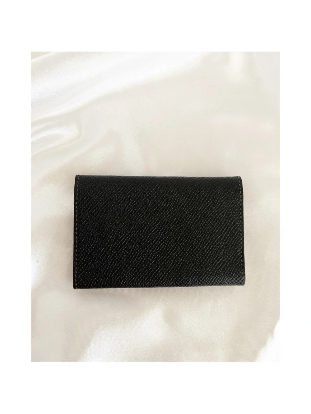 Maison de Hiroan compact black