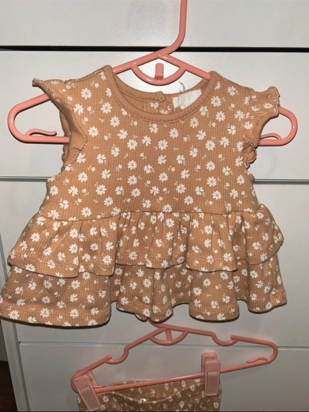 Tan Daisy Ruffle Top & Bloomers Kids Set