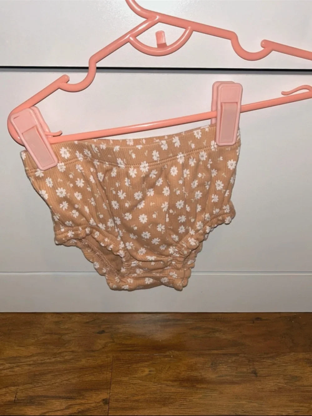Tan Daisy Ruffle Top & Bloomers Kids Set