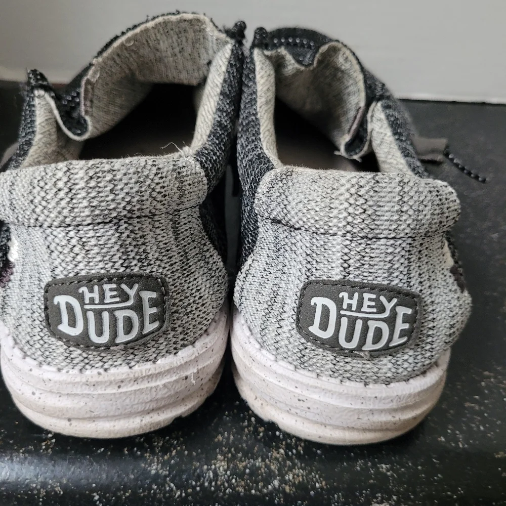 Hey Dude hey dude