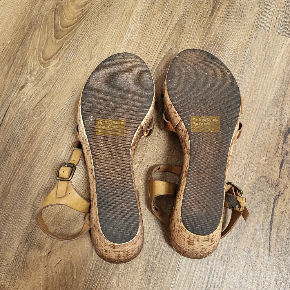 Corkys basket sandal