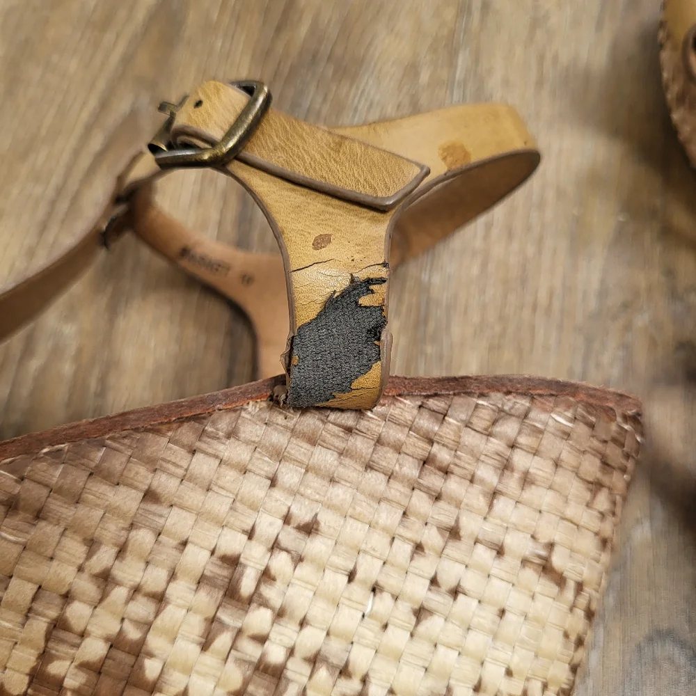 Corkys basket sandal