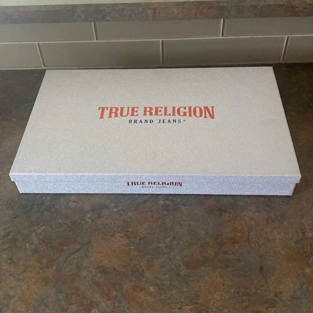 True Religion Black Knit Beanie and Scarf Set NIB