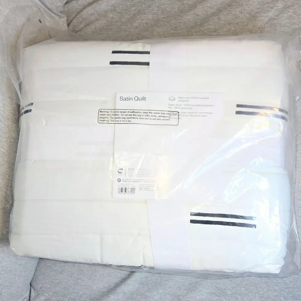 QUILT Full/Queen Satin White/Black Room Essentials Midweight Sateen Coverlet NEW