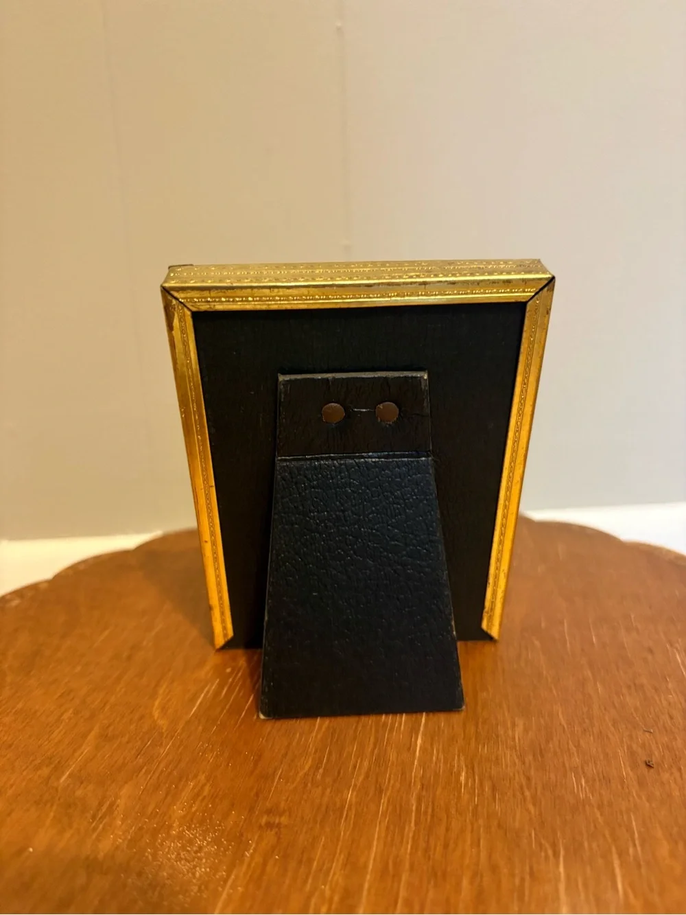 N/A elegant gold