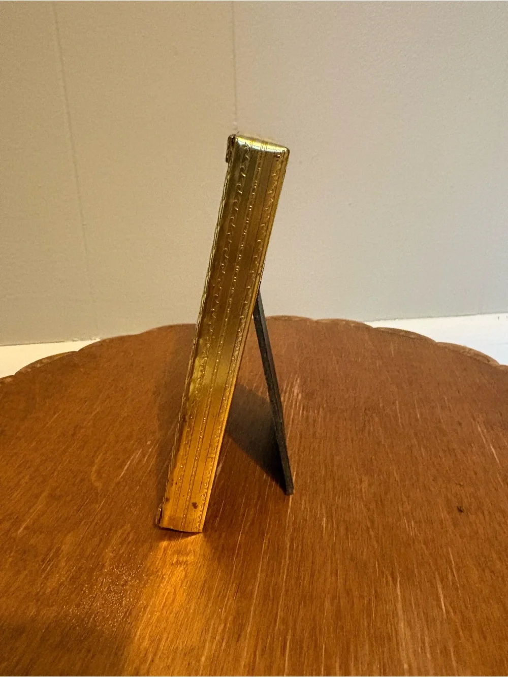 N/A elegant gold