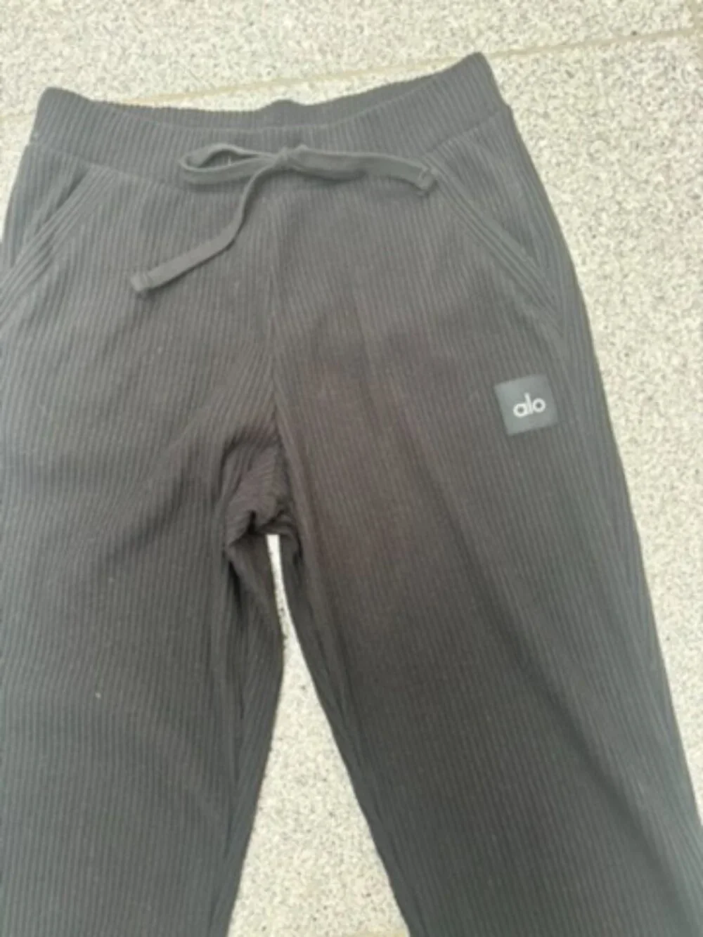 ALO Yoga these black