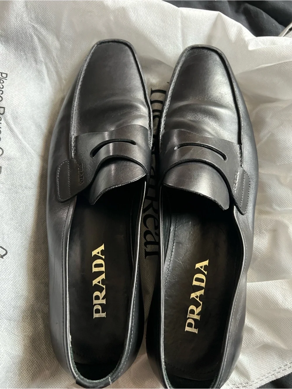 Dr. Martens sleek black