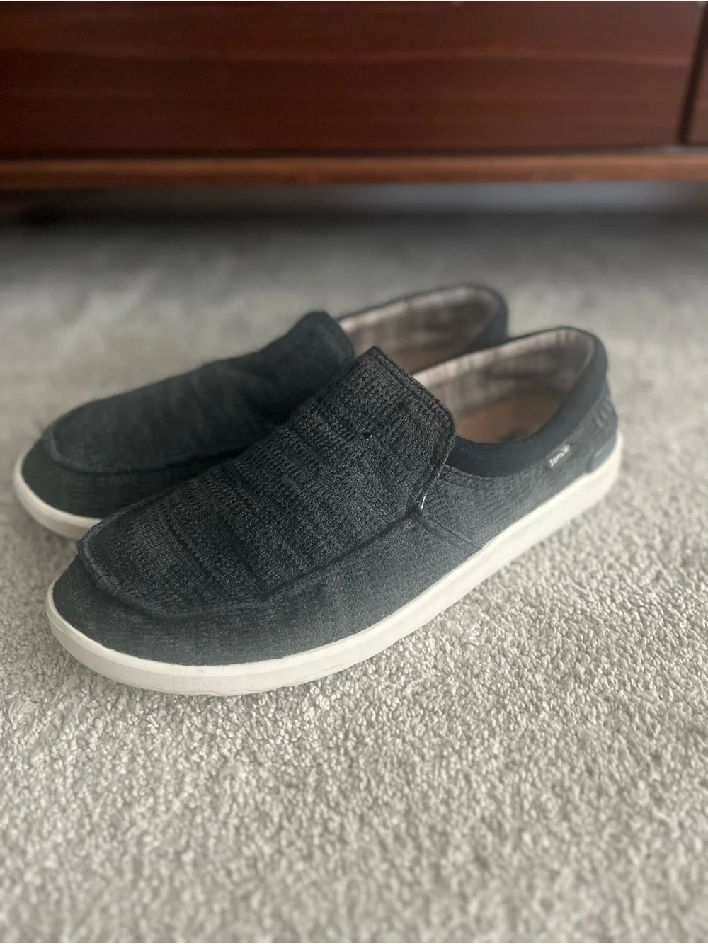 Sanuk casual slip