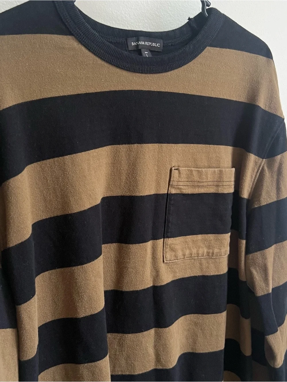 Banana Republic Black & Brown Striped Long-Sleeve Pocket Tee