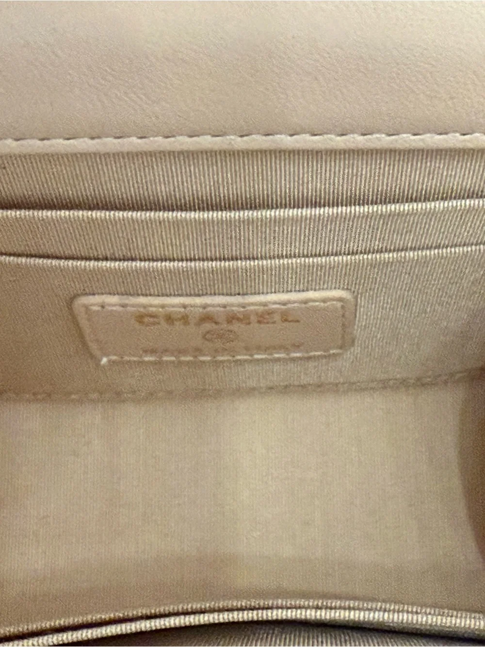 CHANEL compact quilted