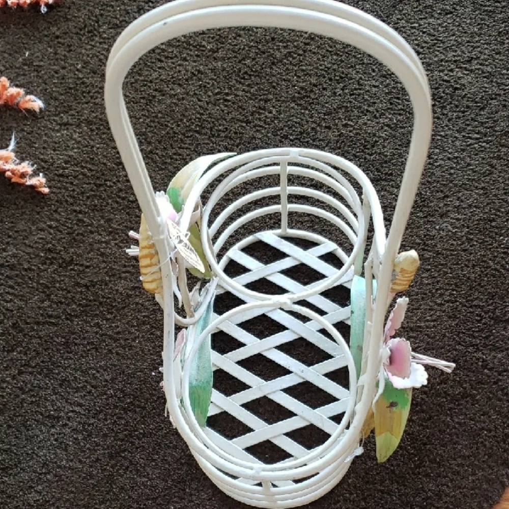 Vintage Metal Wine Basket With Handle Country Style Wine Tote Metal Flowers