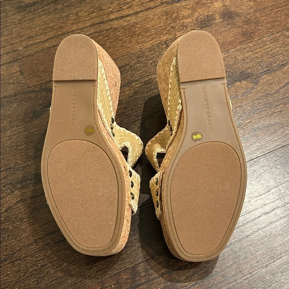 Lucky Brand step into