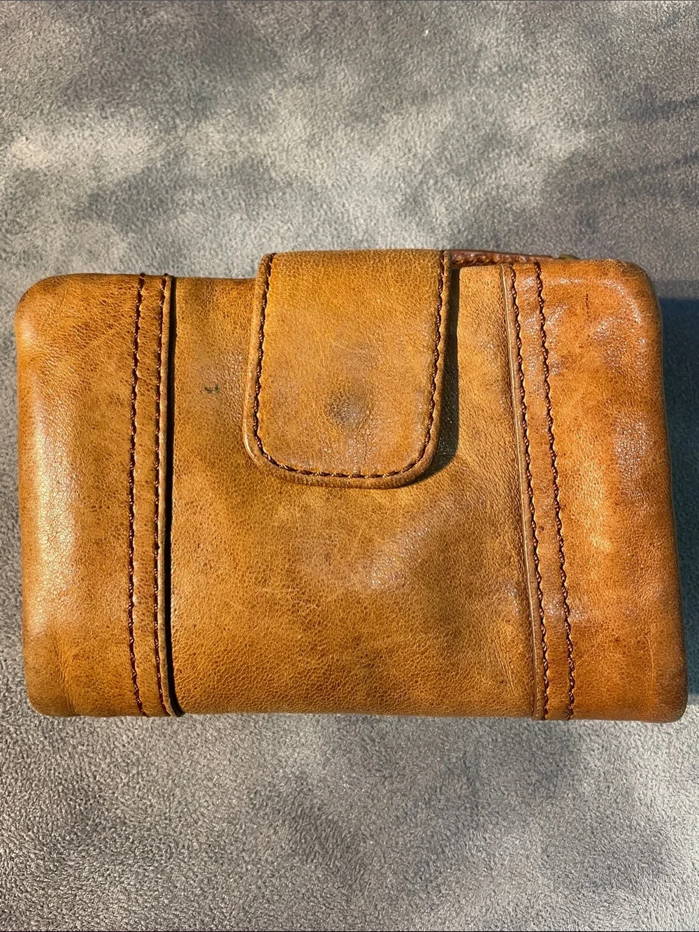Fossil tan leather