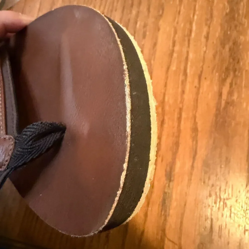 Tommy Hilfiger Mens Size 11 Brown Flip Flop Thong Sandals Flag Logo Casual