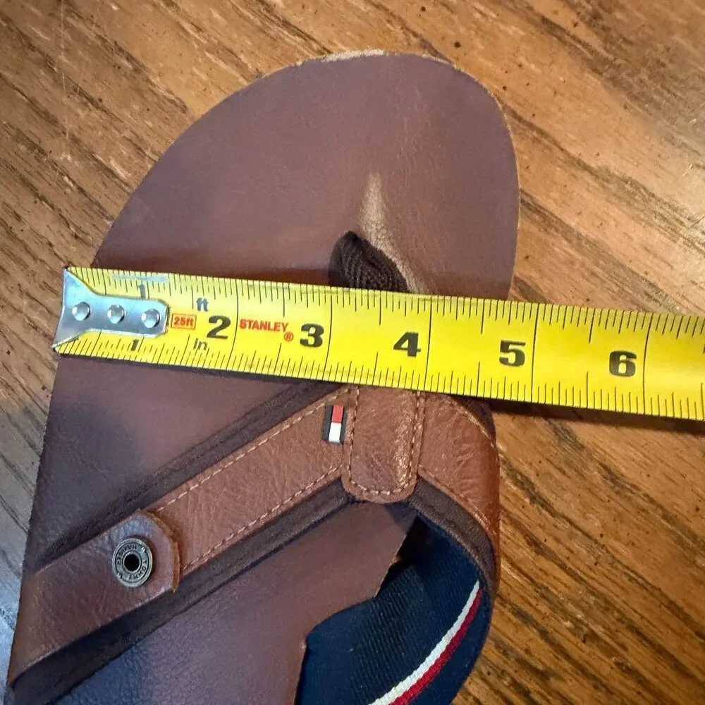 Tommy Hilfiger Mens Size 11 Brown Flip Flop Thong Sandals Flag Logo Casual