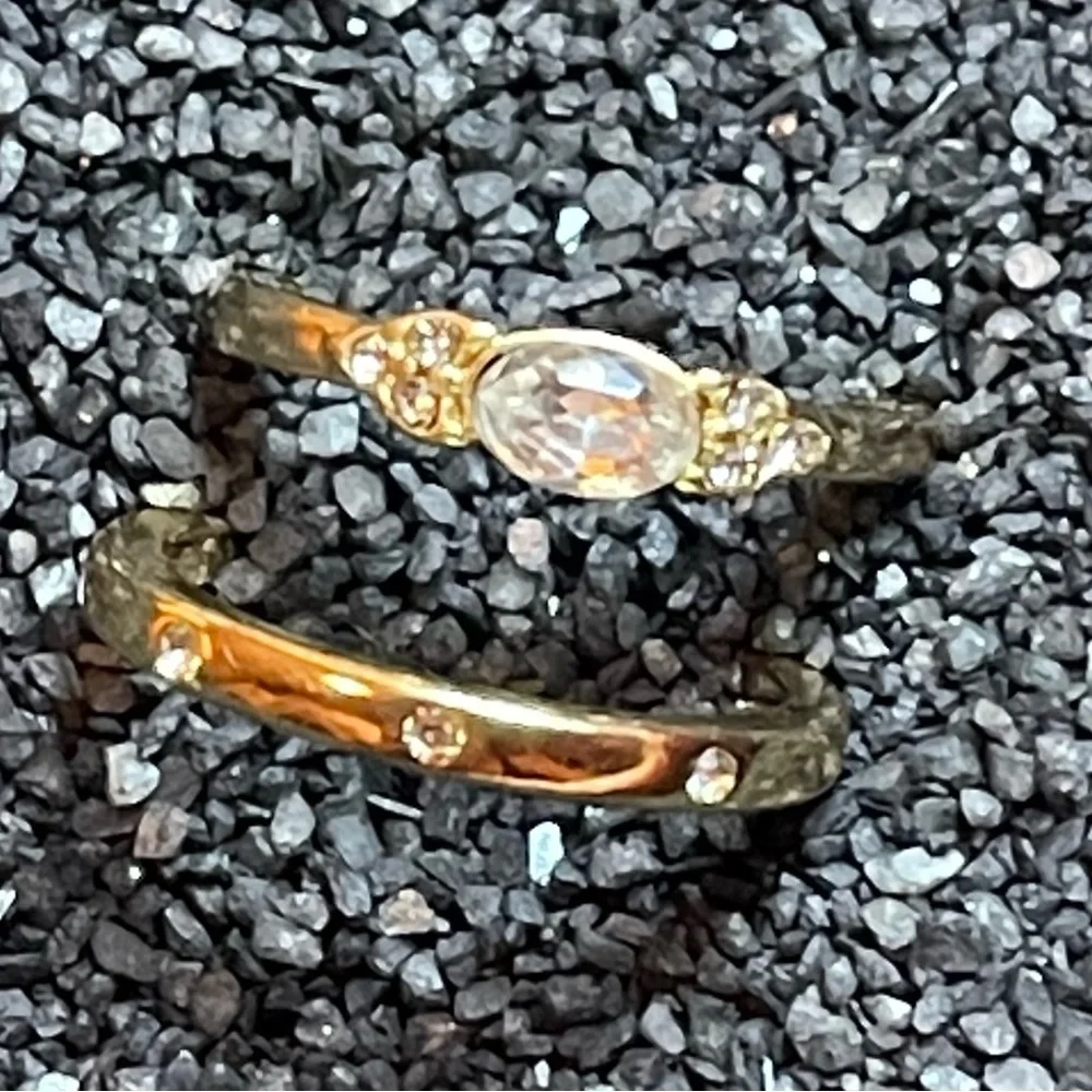 N/A gold tone