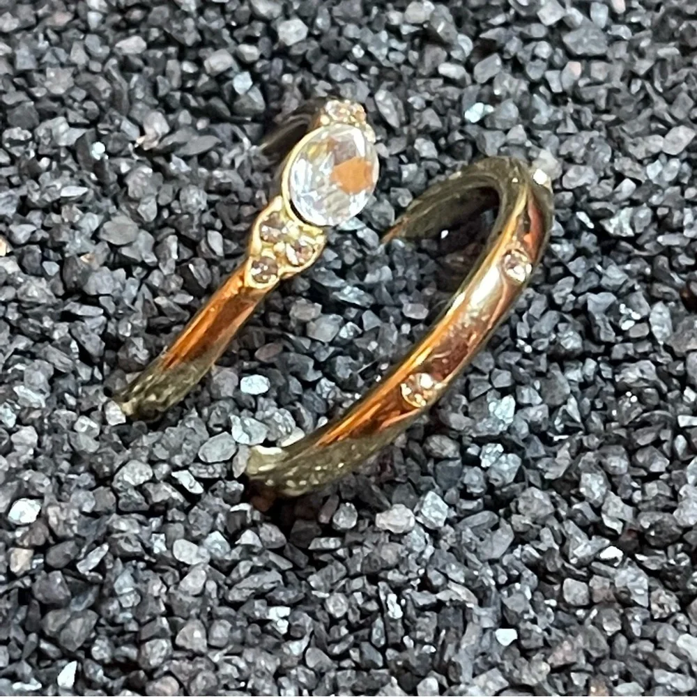 N/A gold tone
