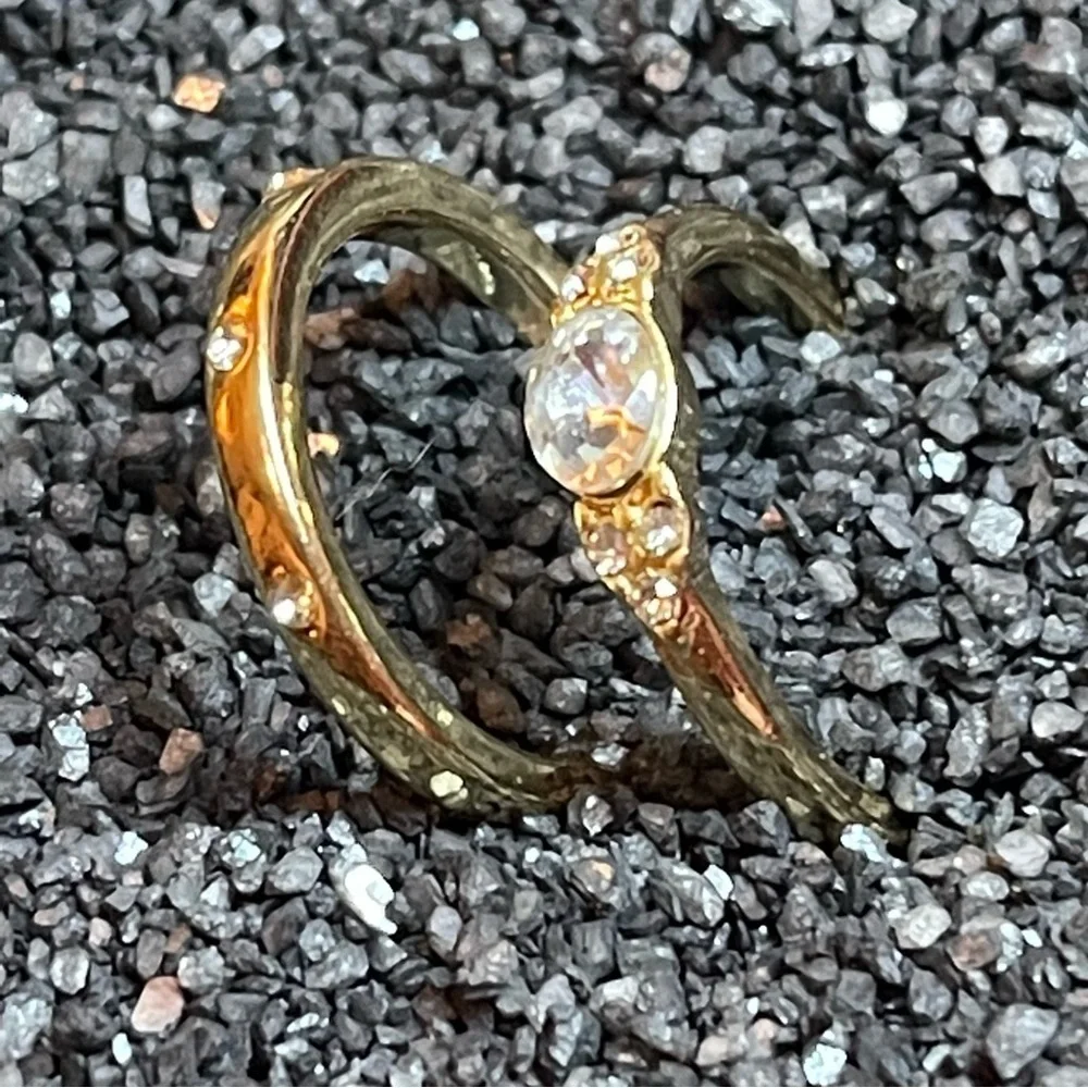 N/A gold tone