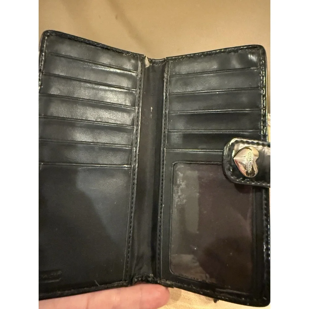 Coach patent logo